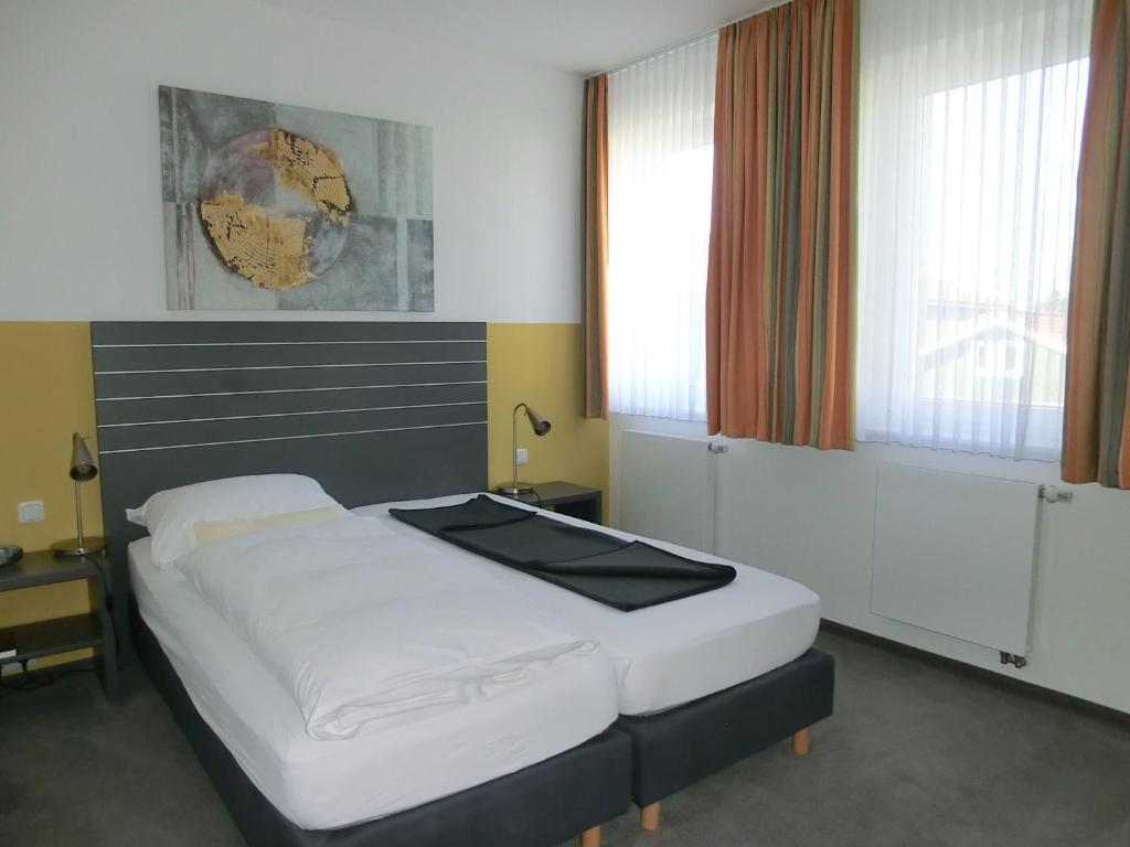 Double Room,1531816984:JPEG