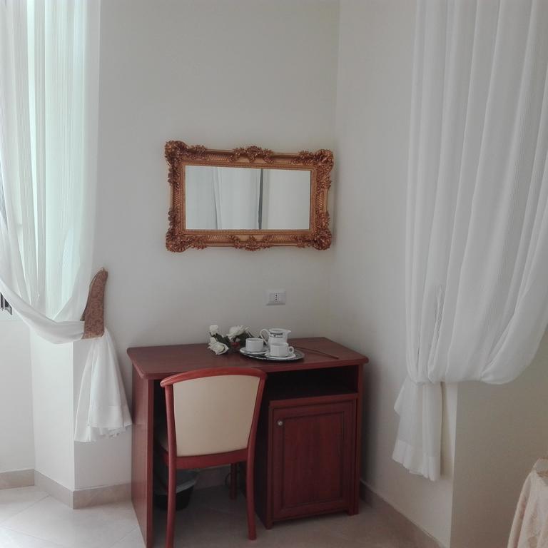 Deluxe Double or Twin Room,823105640:JPEG