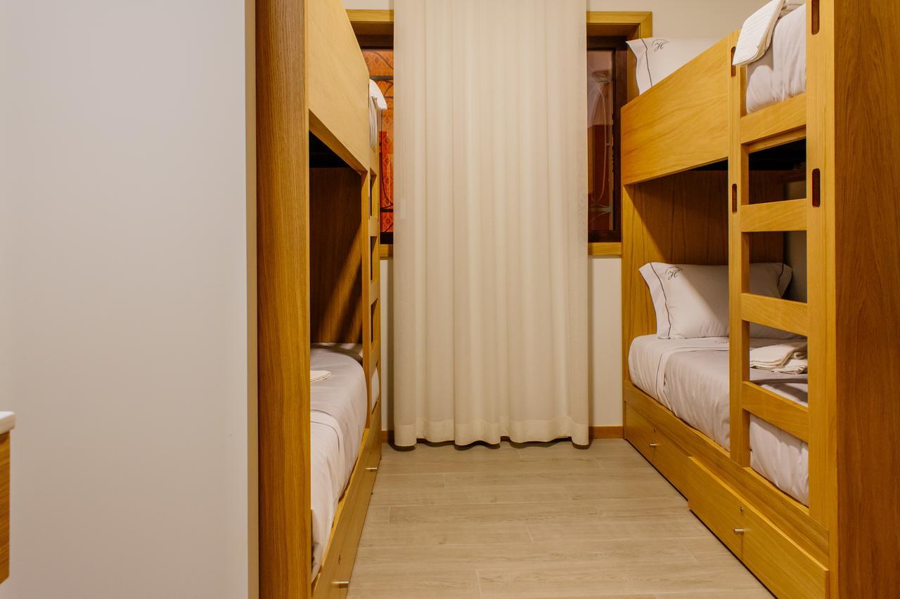 Quarto Quádruplo com Casa de Banho