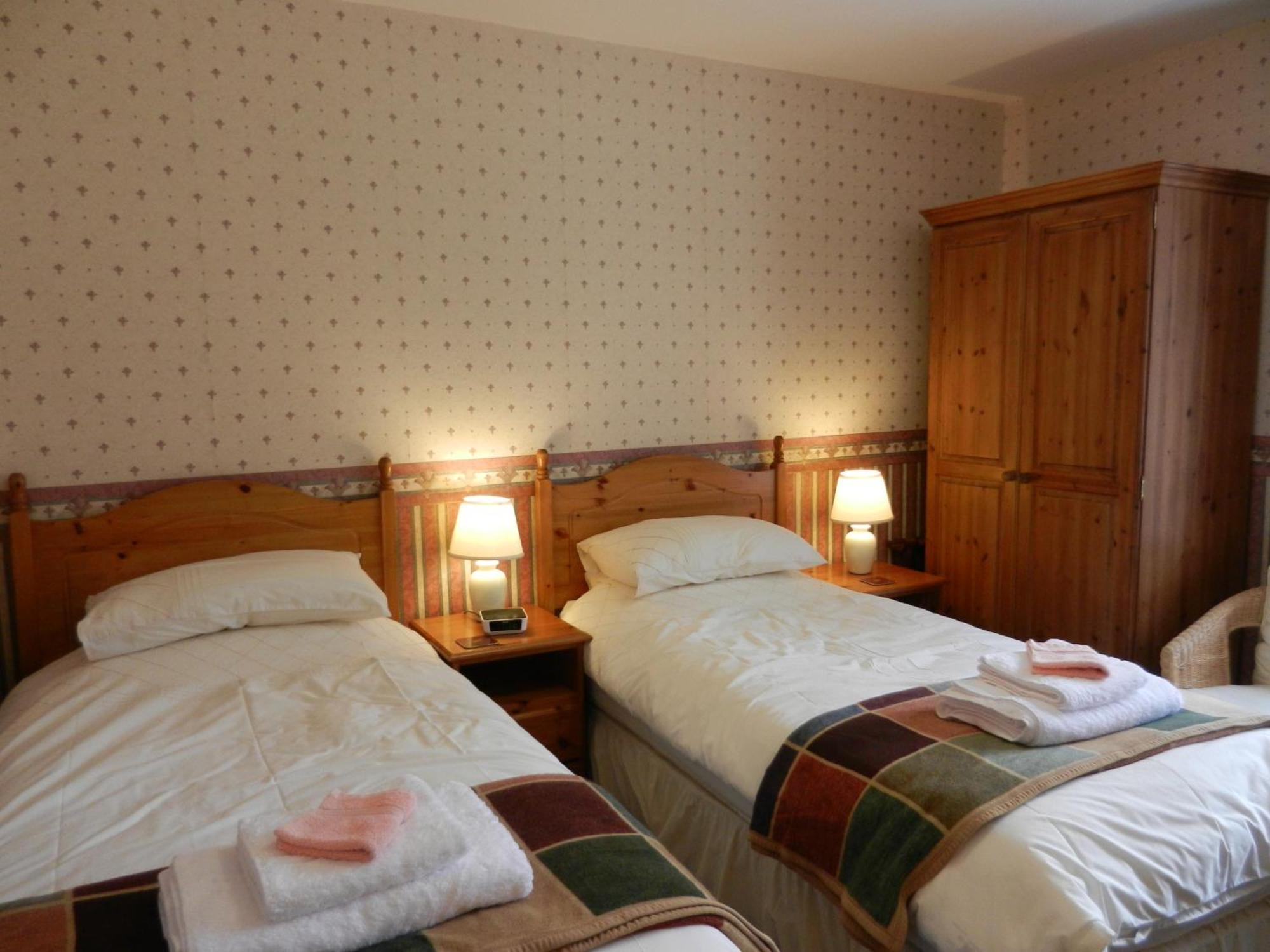 Standard Twin Room,233354866:JPEG