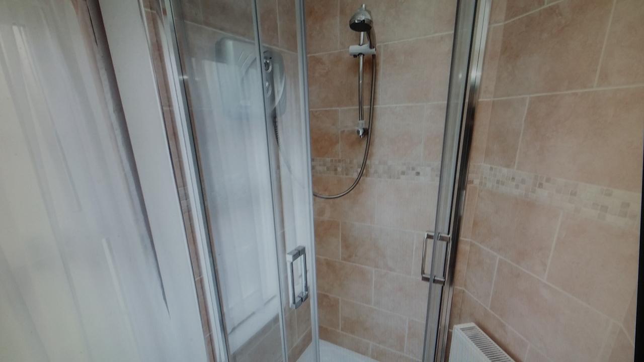 Family Room with Private Bathroom,700120948:JPEG