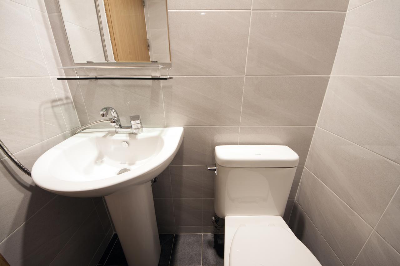 Economy Triple Room with Private Bathroom