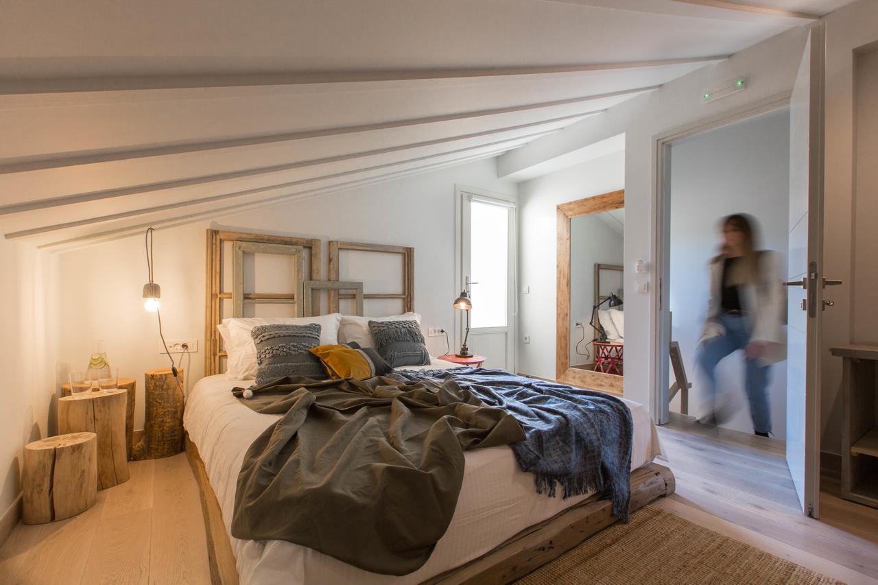 Deluxe Attic Room with Castle & City View