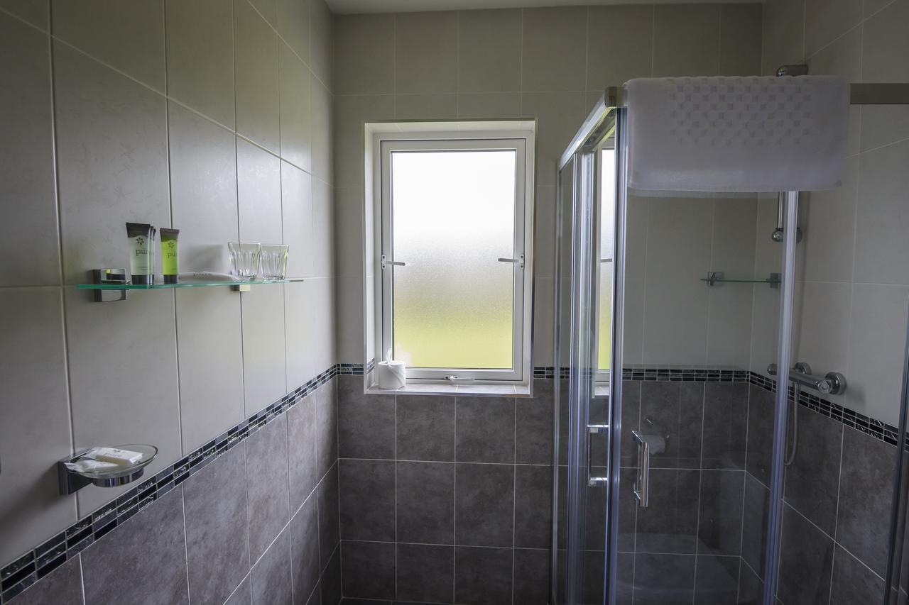 Double Room with Private Bathroom,633001041:JPEG