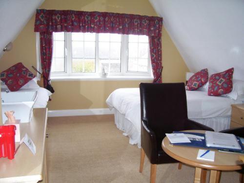 Family Room (5 Adults),61917574:JPEG