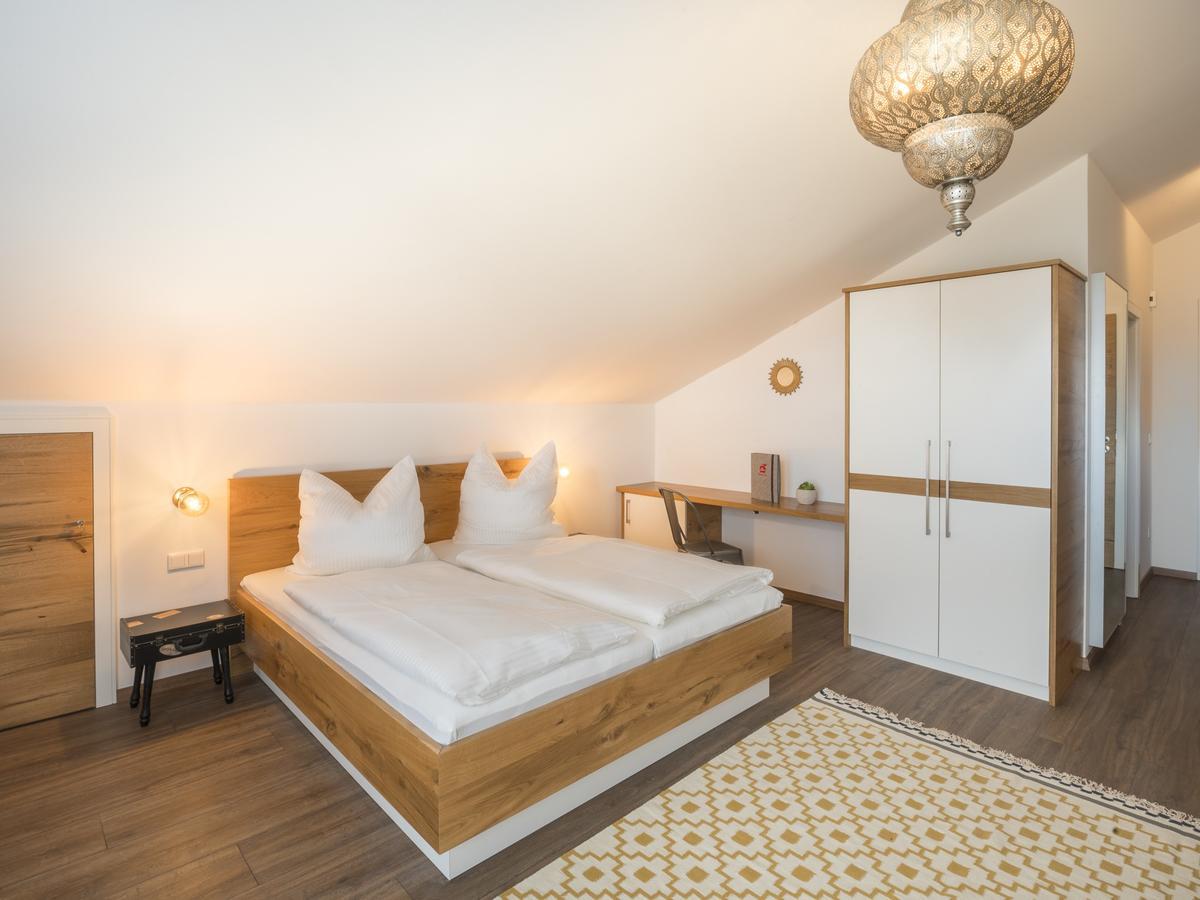 Doppelzimmer mit Balkon (3 Erwachsene)