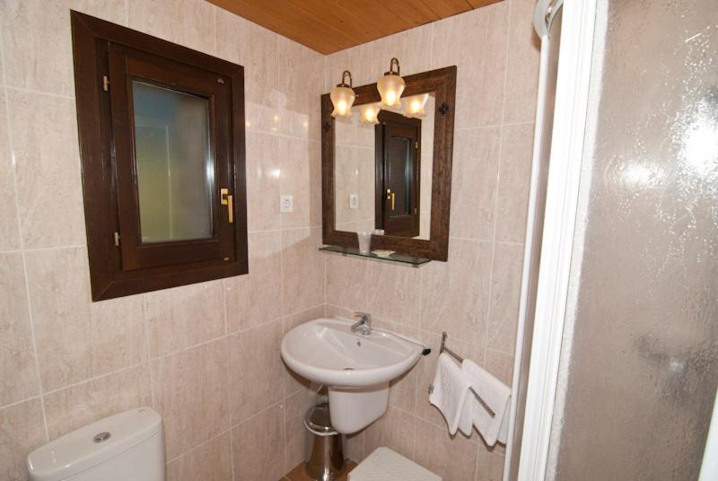 Single Room,63100246:JPEG