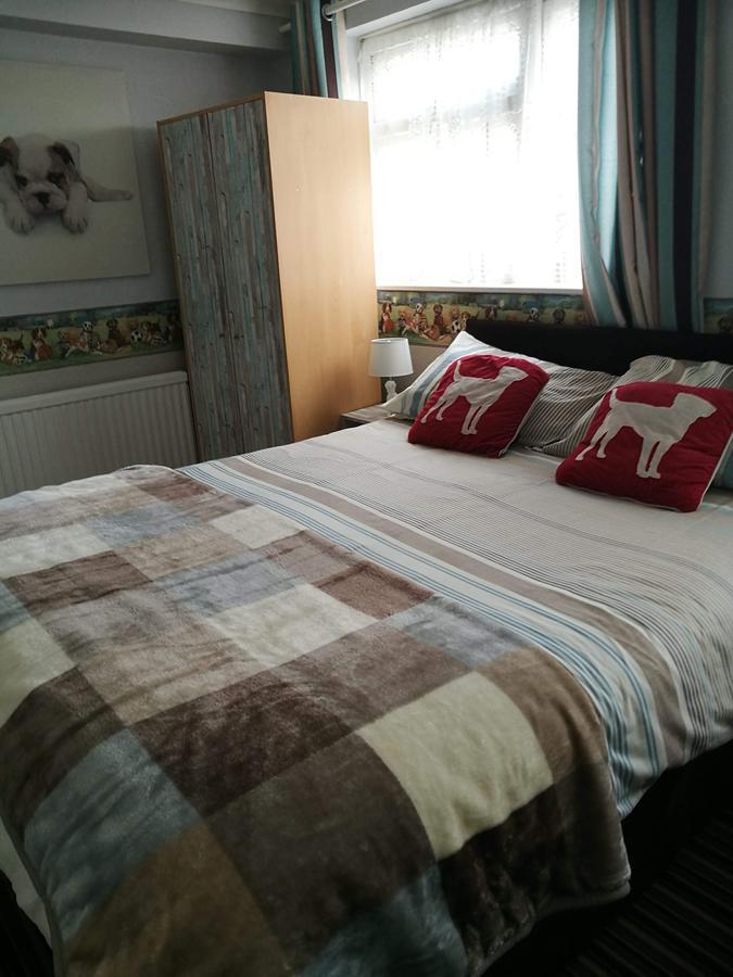 Family Room,1580334559:JPEG