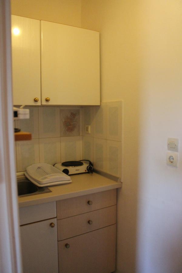 Studio (2 Adults)