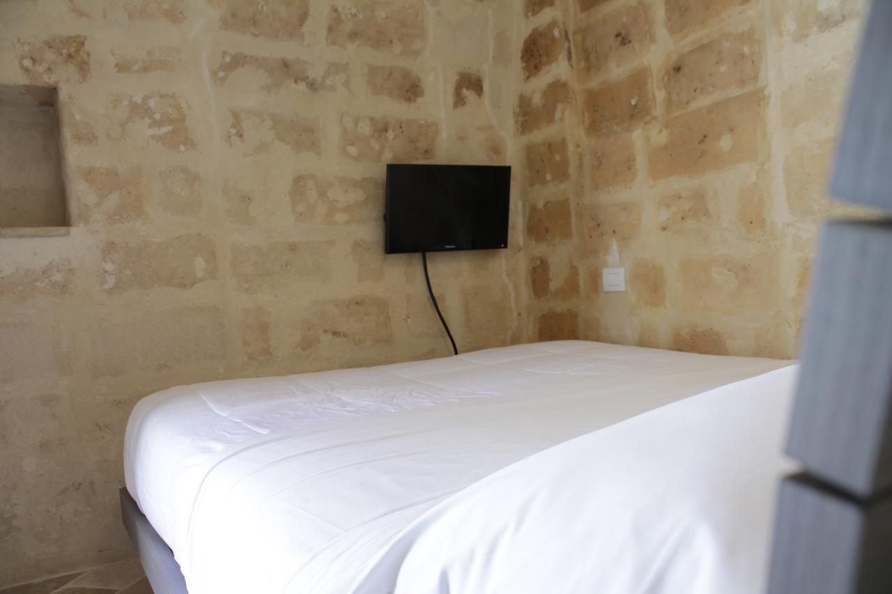 Small Room,823466690:JPEG