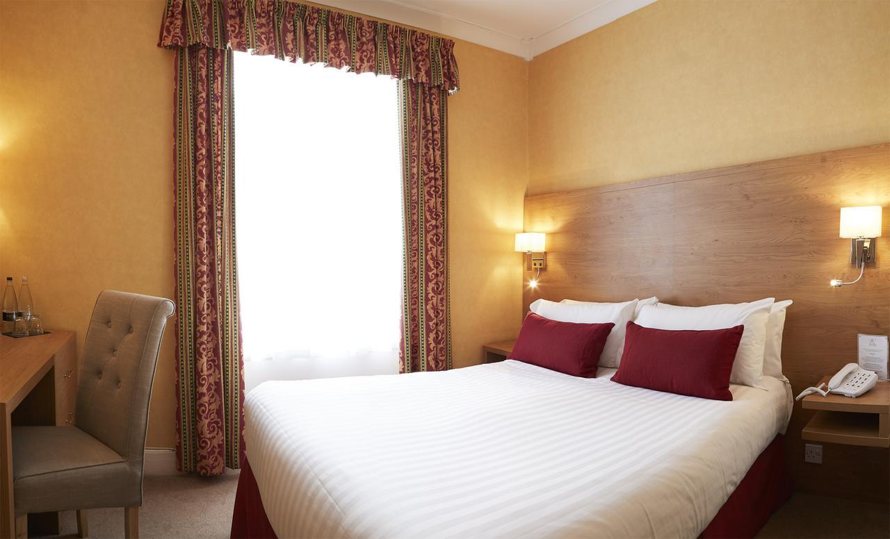 Small Double Ensuite,631887684:JPEG
