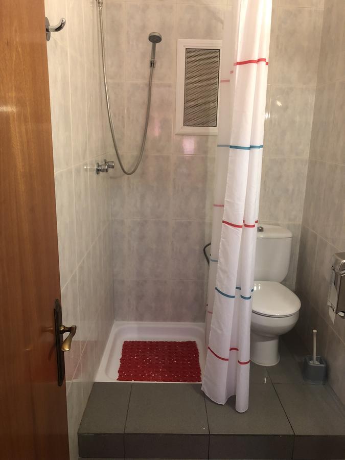 Habitación Doble con 1 cama doble y baño privado