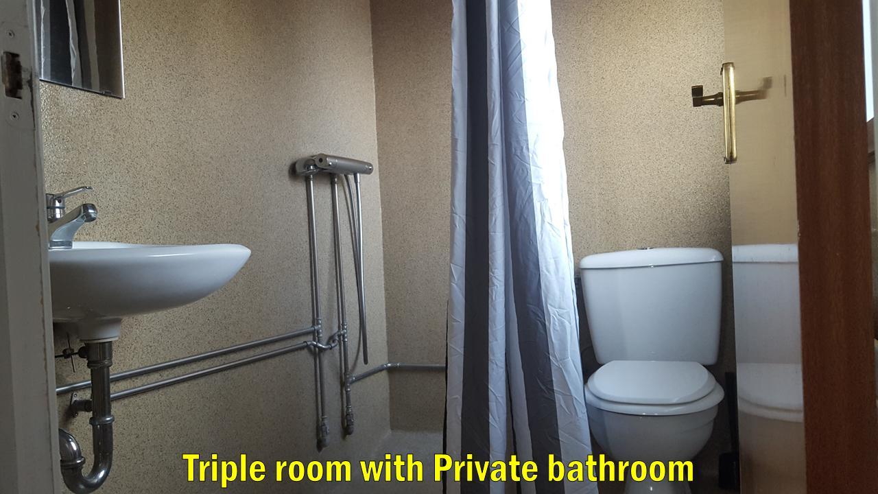 Driepersoonskamer met Eigen Badkamer
