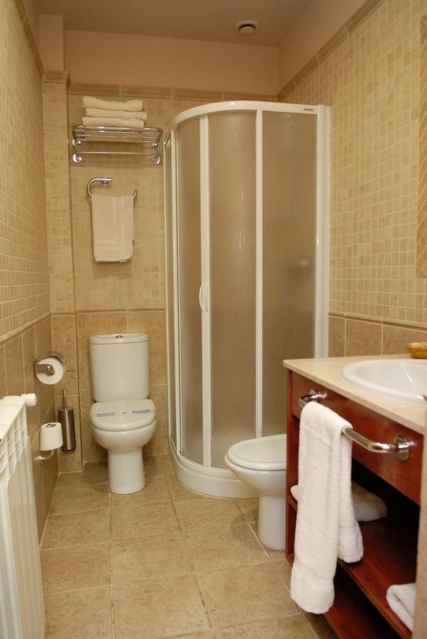 Twin Room Private Bathroom,654590094:JPEG