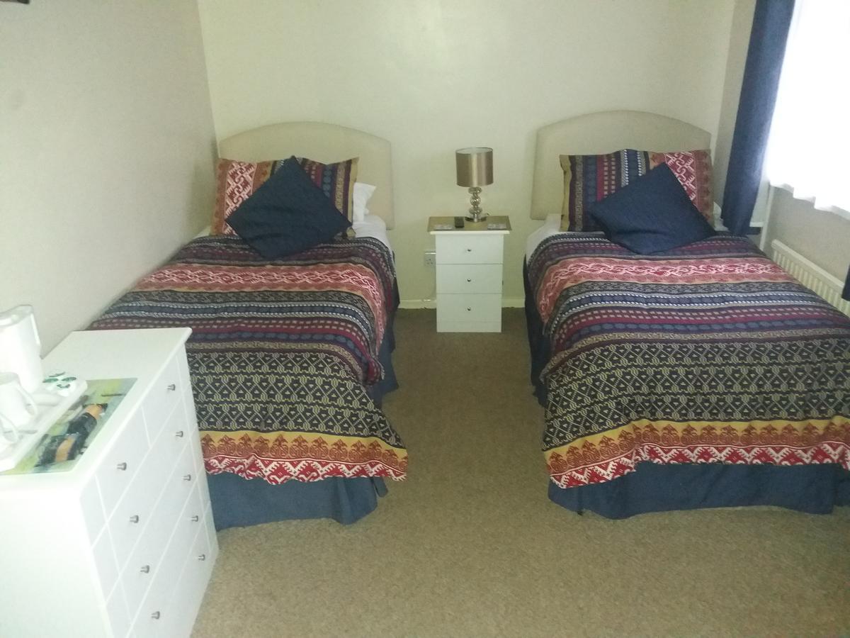Twin Room with Shared Bathroom