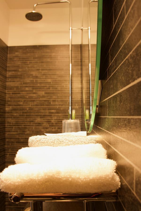 Small Double Room,1369580147:JPEG