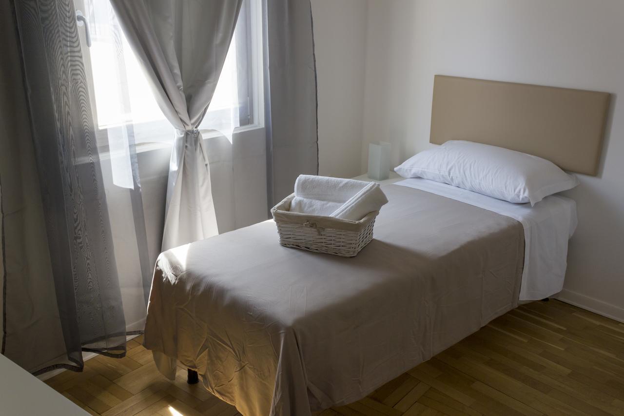 Single Room with Private External Bathroom