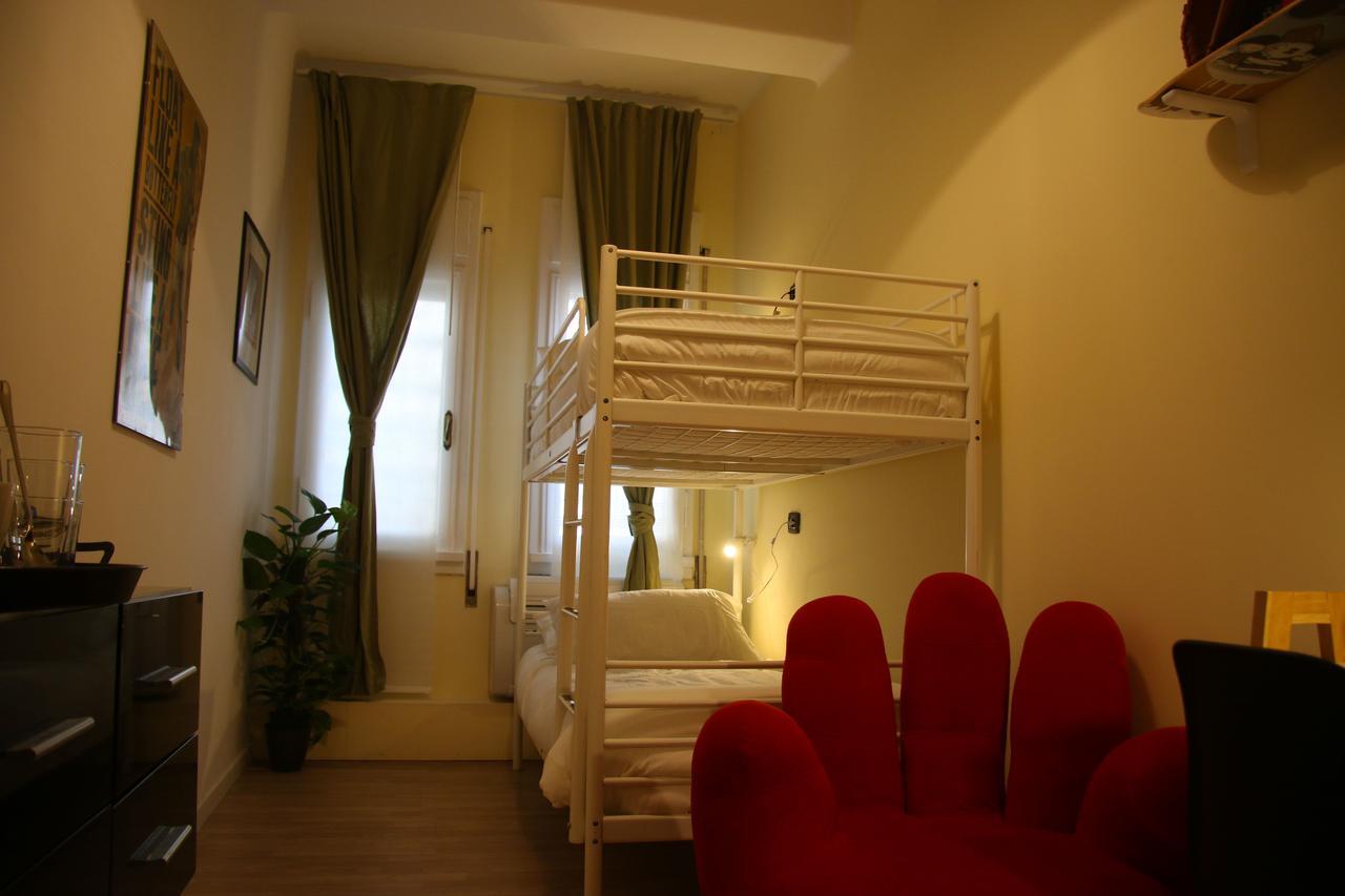Twin Room Private External Bathroom
