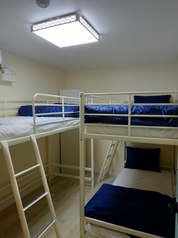 Bed in een Slaapzaal voor Mannen met 4 Bedden