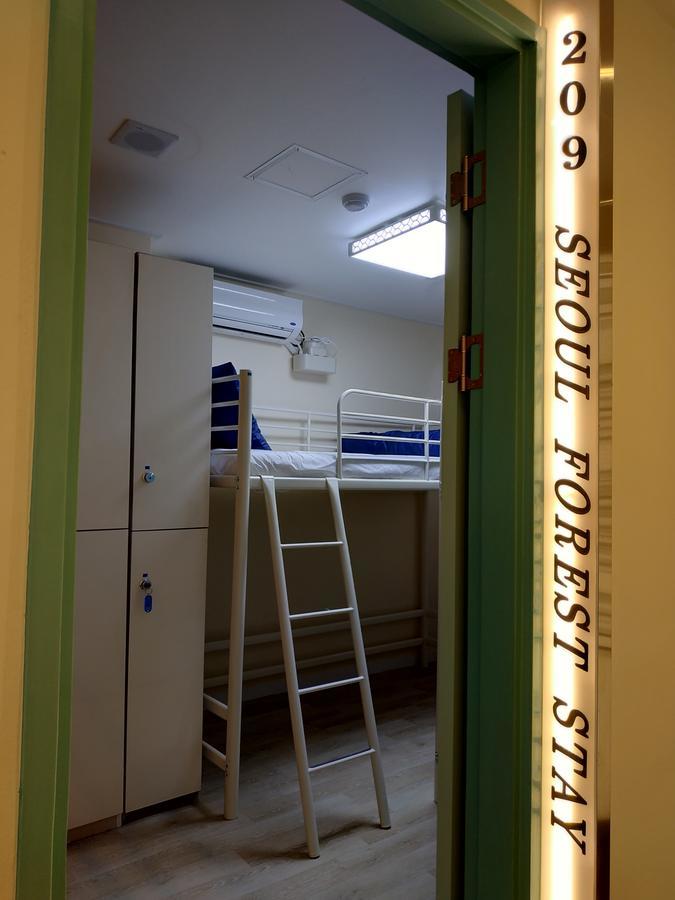 Basic Driepersoonskamer met Gedeelde Badkamer