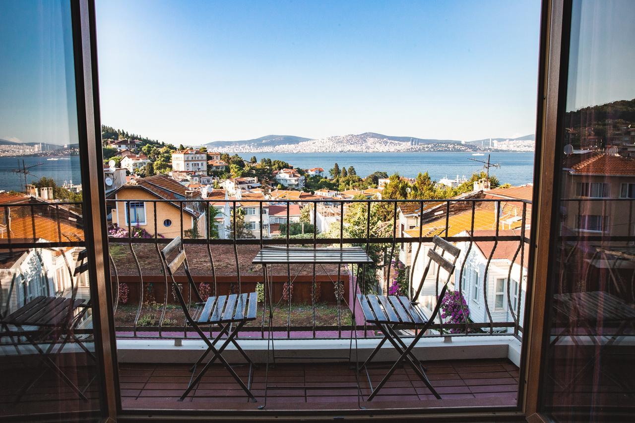 Deluxe Double Room with Balcony and Sea View