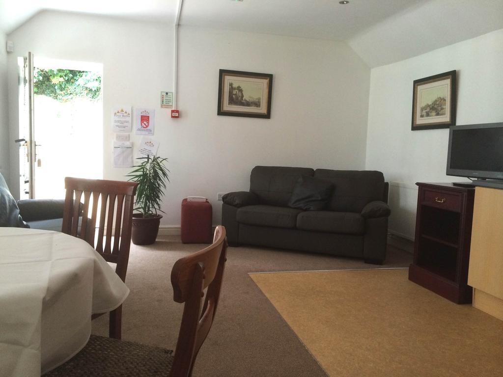 One-Bedroom Apartment,140483196:JPEG