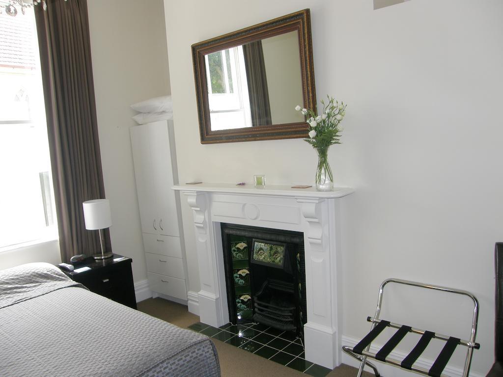 Large Family Room,324747481:JPEG