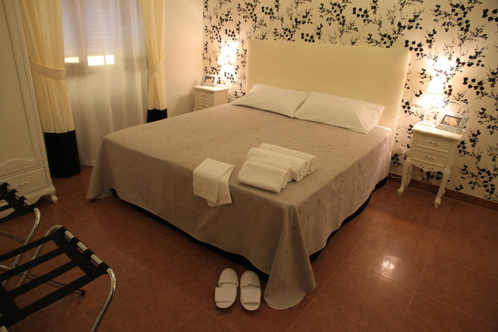 Large Double or Twin Room