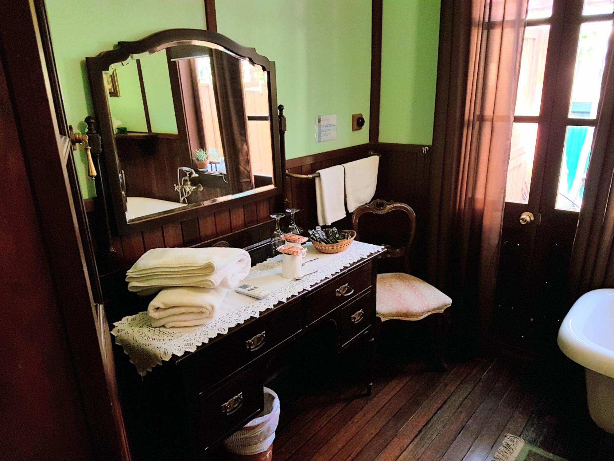 Queen Room Courtyard