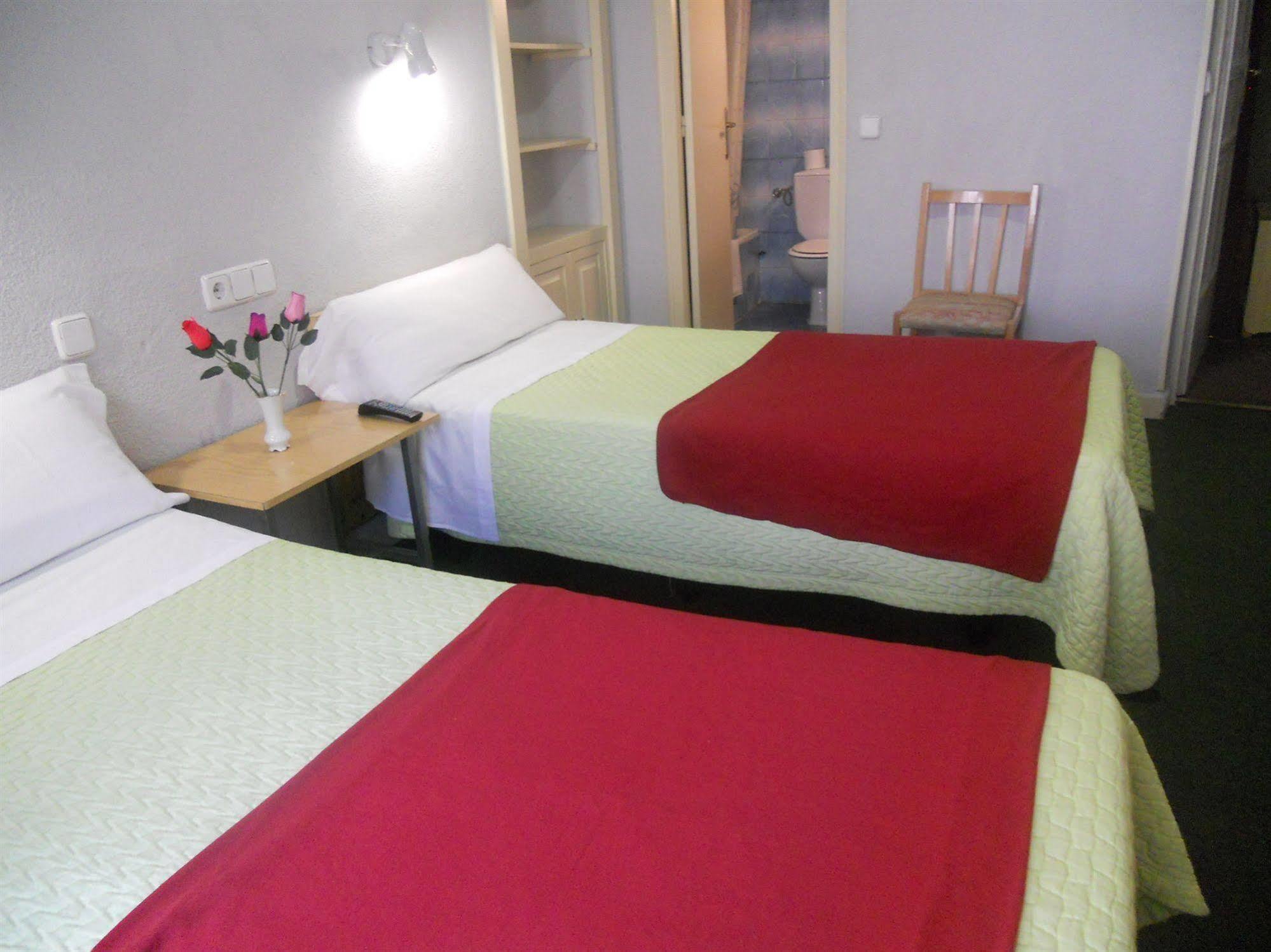 Tweepersoonskamer met 2 Aparte Bedden