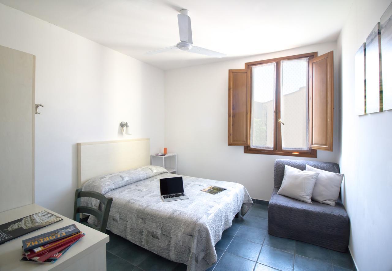 Double Room with Shared Bathroom,695298648:JPEG