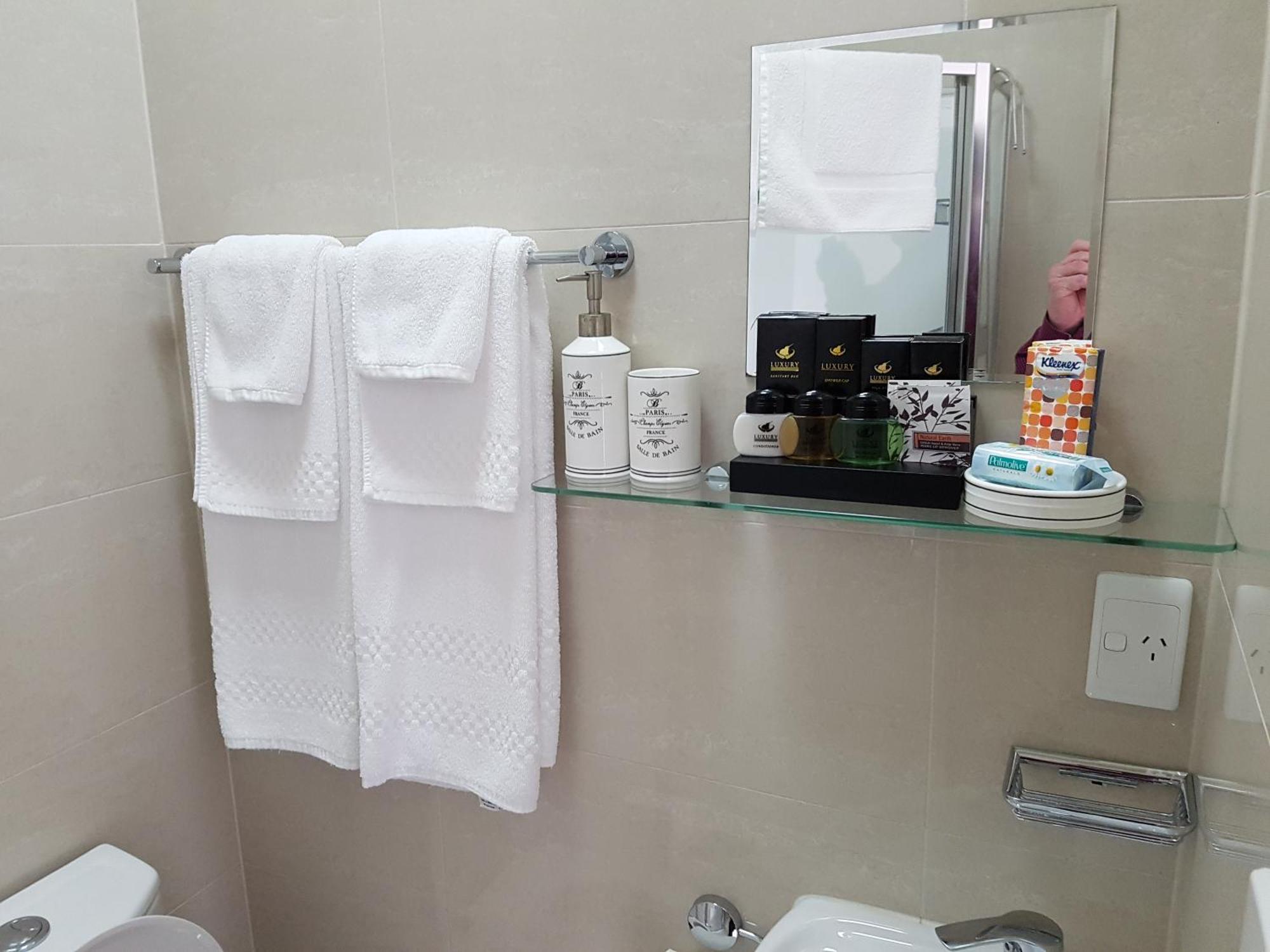 Standard Queen Room