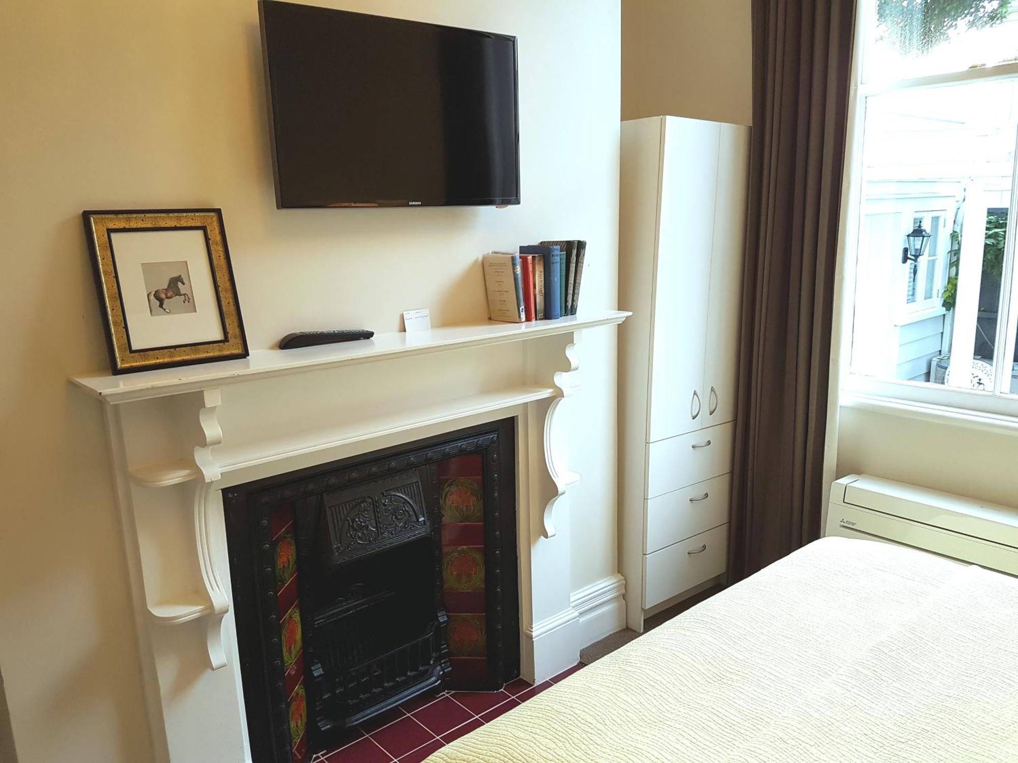 Premium Queen Room