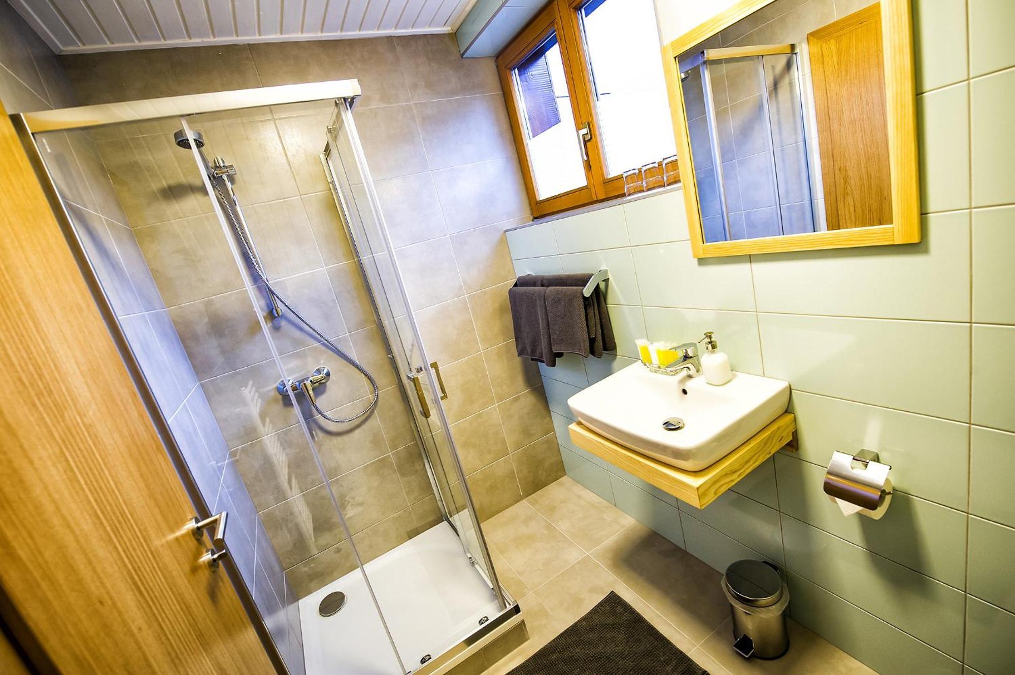 Comfort Triple Room with Shower