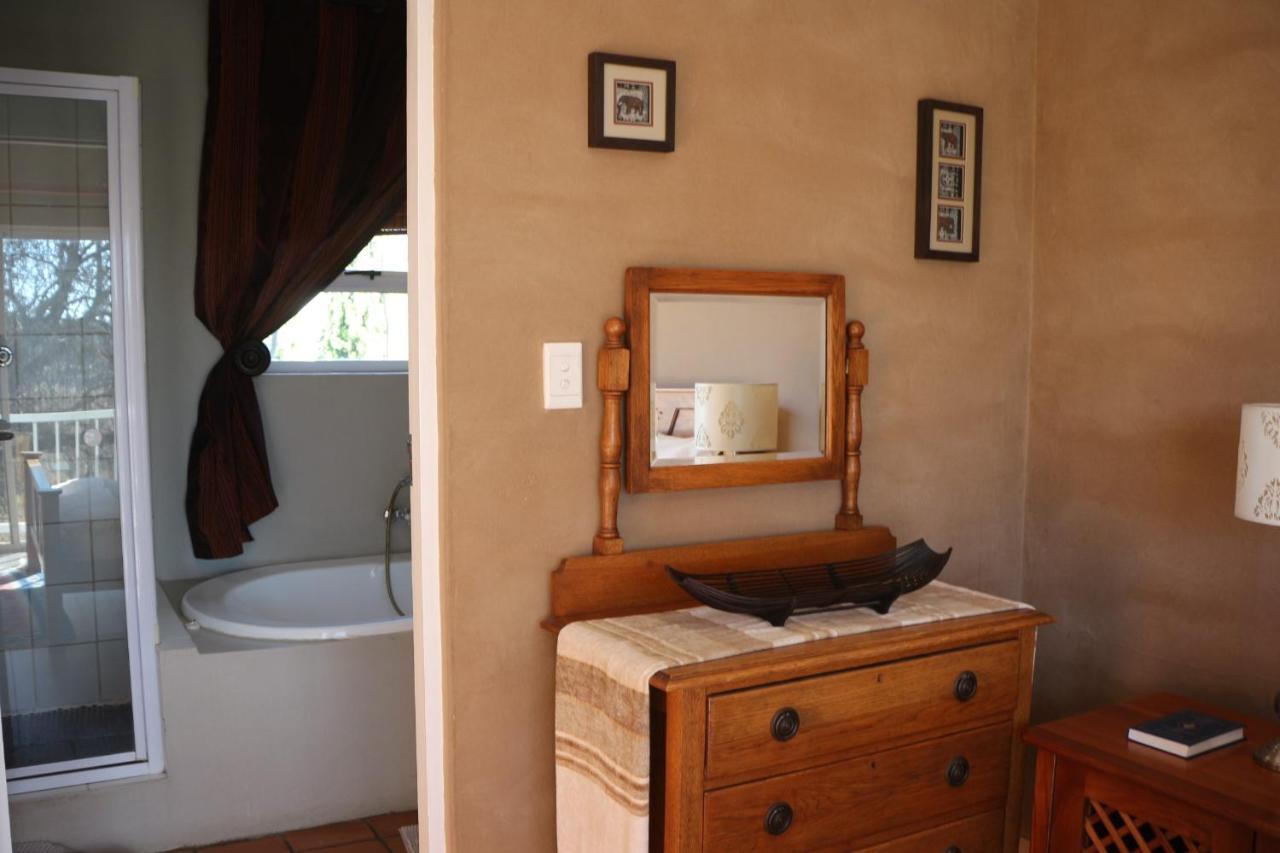 Honeymoon Suite