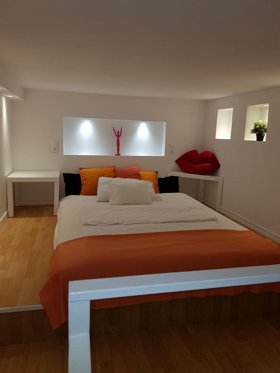 Studio - Split Level,736780423:JPEG