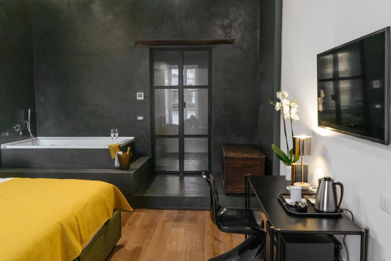 Queen Suite with Spa Bath