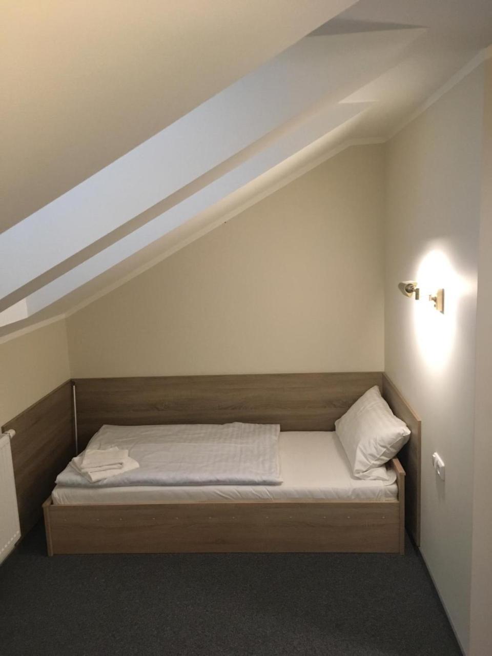 Deluxe Single Room,1364278688:JPEG