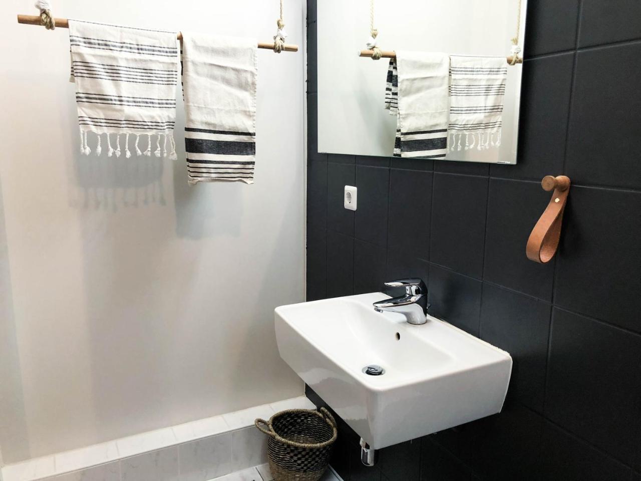 Single Room,753198089:JPEG