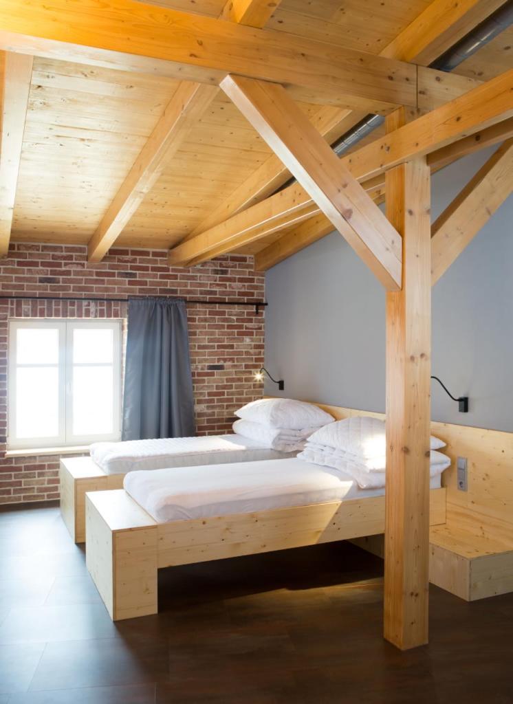 Doppel- oder Zweibettzimmer