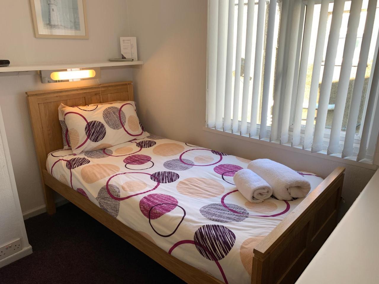 Single Room,762578050:JPEG