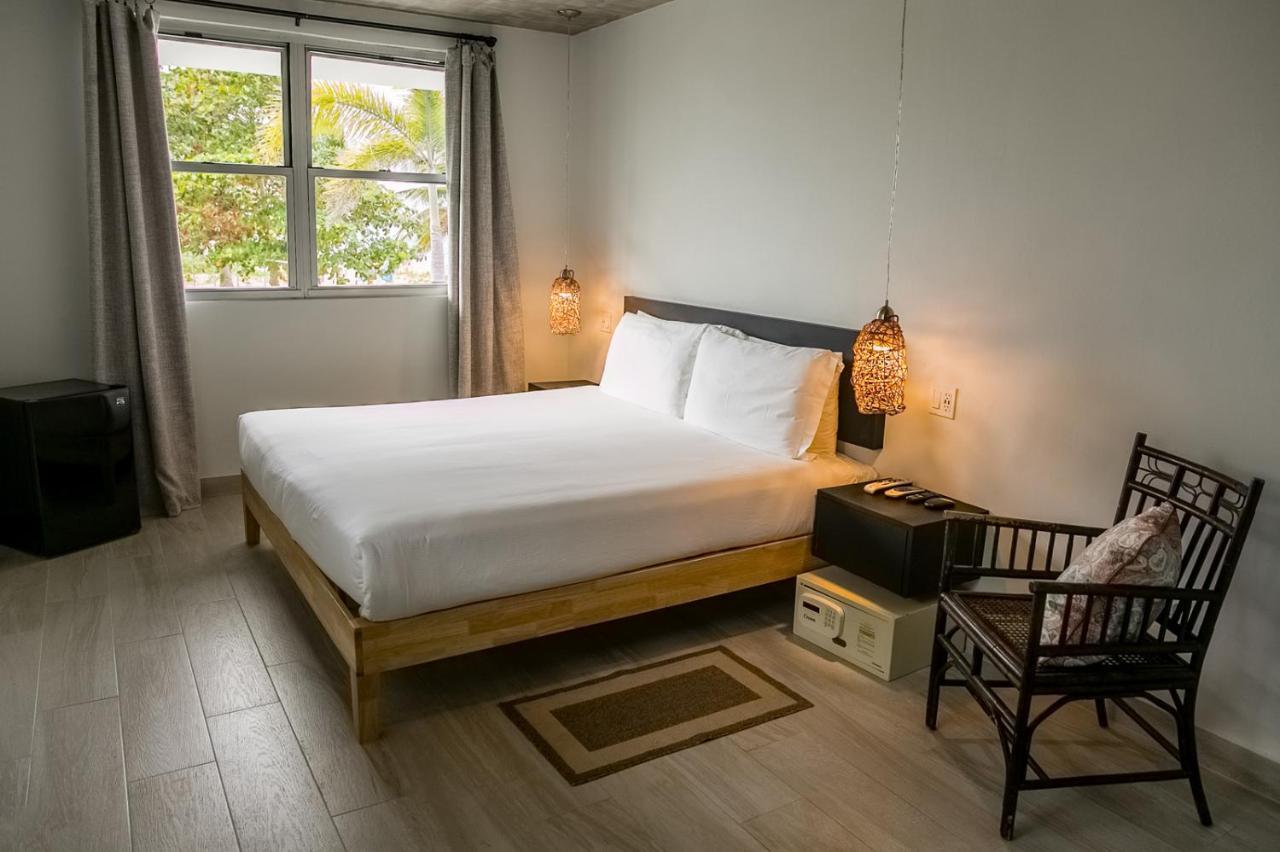 King or Queen Room,763047673:JPEG