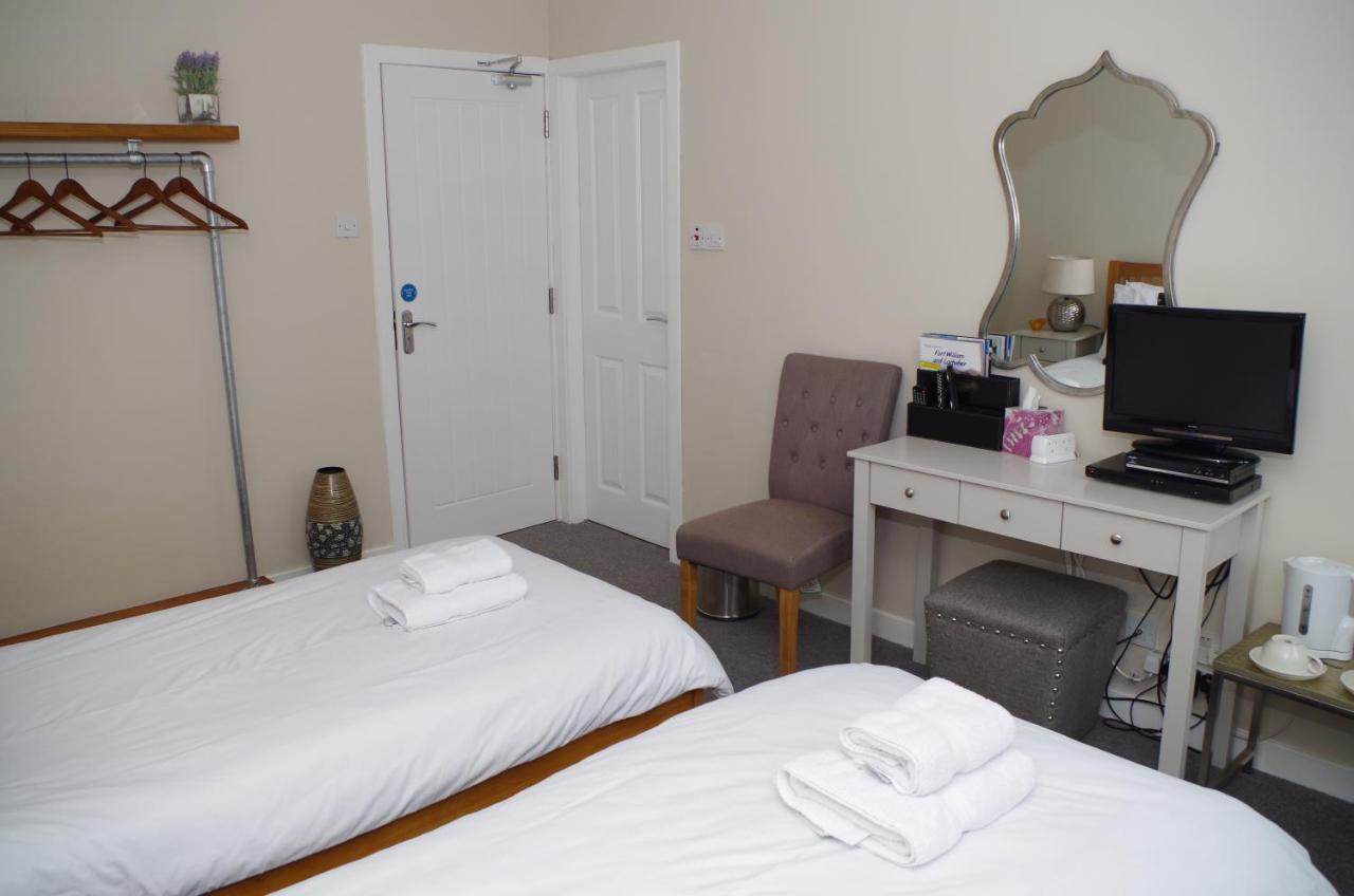 Twin Room Private Bathroom