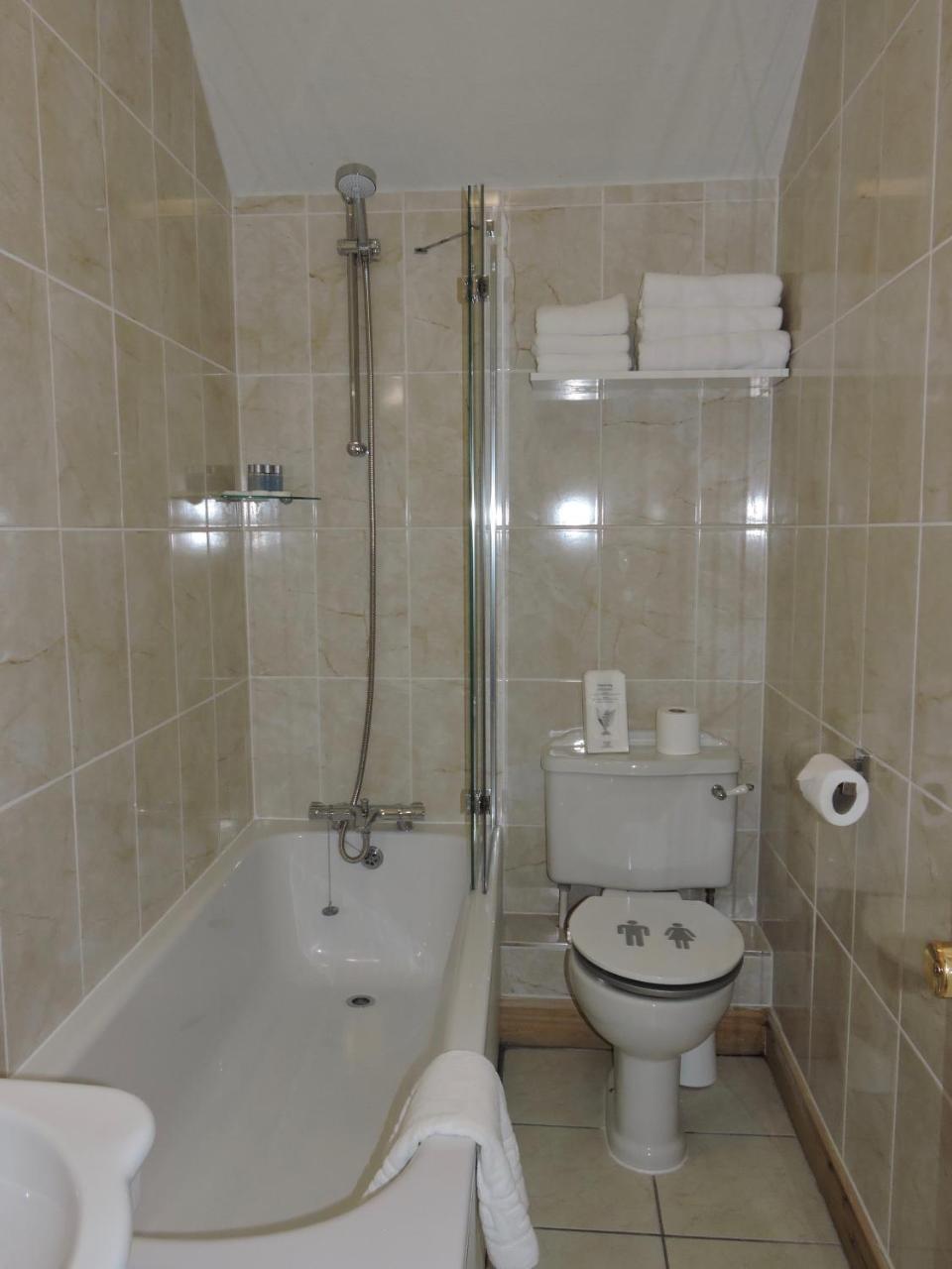 Basic Triple Room