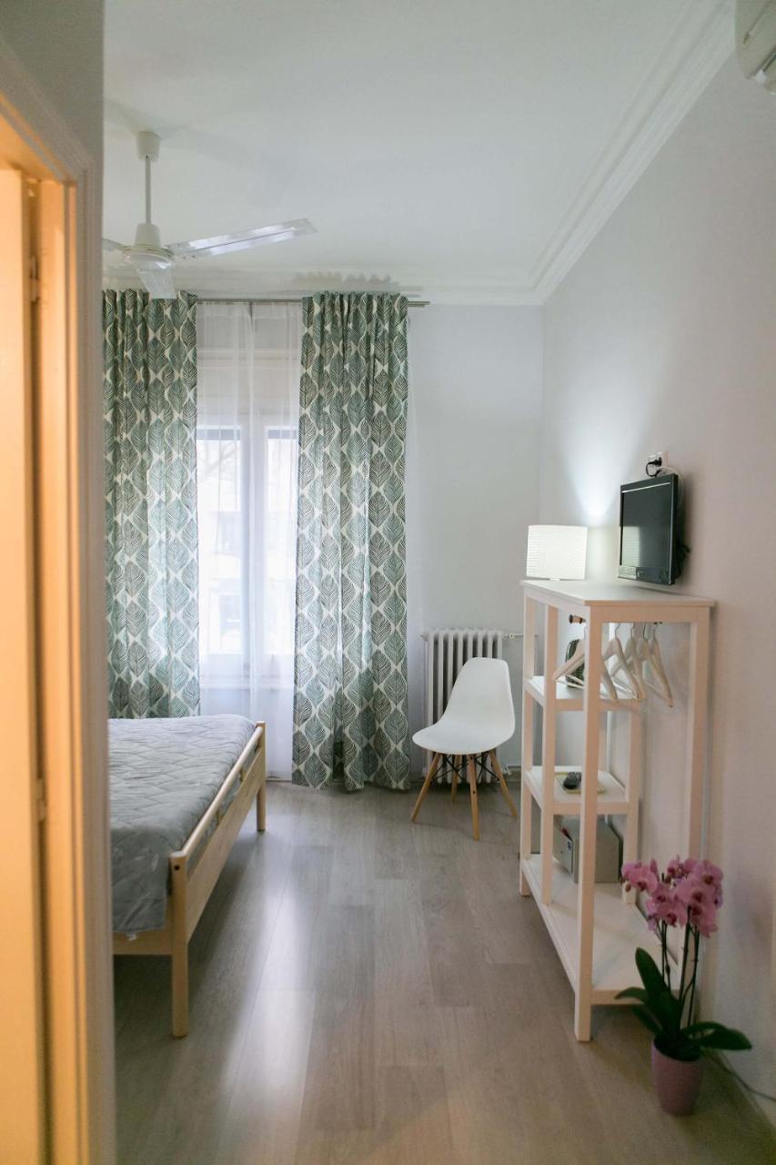 Exterior Double or Twin Room with Private Bathroom,766778746:JPEG