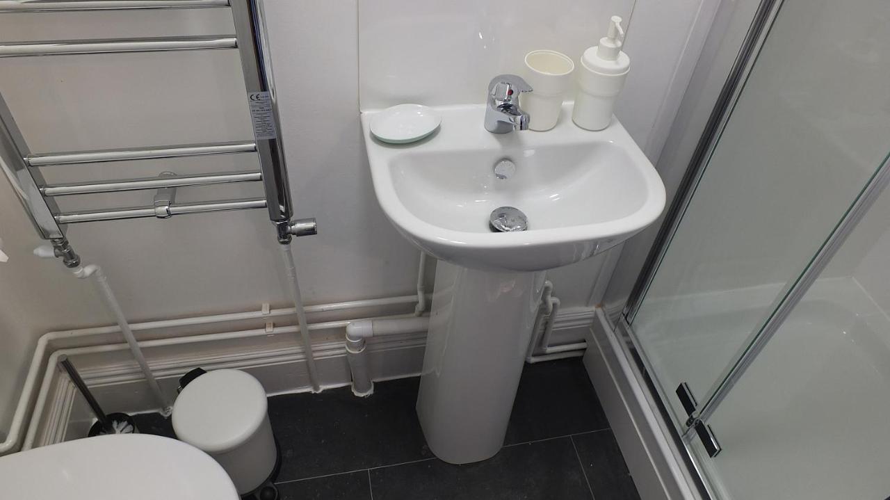 En-Suite Large Double Room with Communal Patio