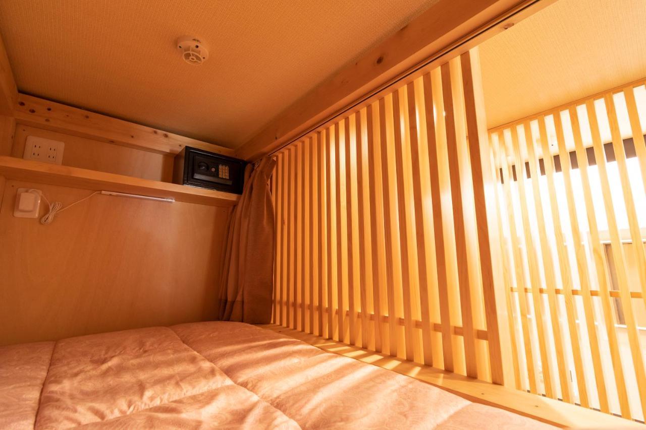 Bunk Bed in Mixed Dormitory Room with Shared Bathroom (18 years and older) - Non-Smoking,776079025:JPEG