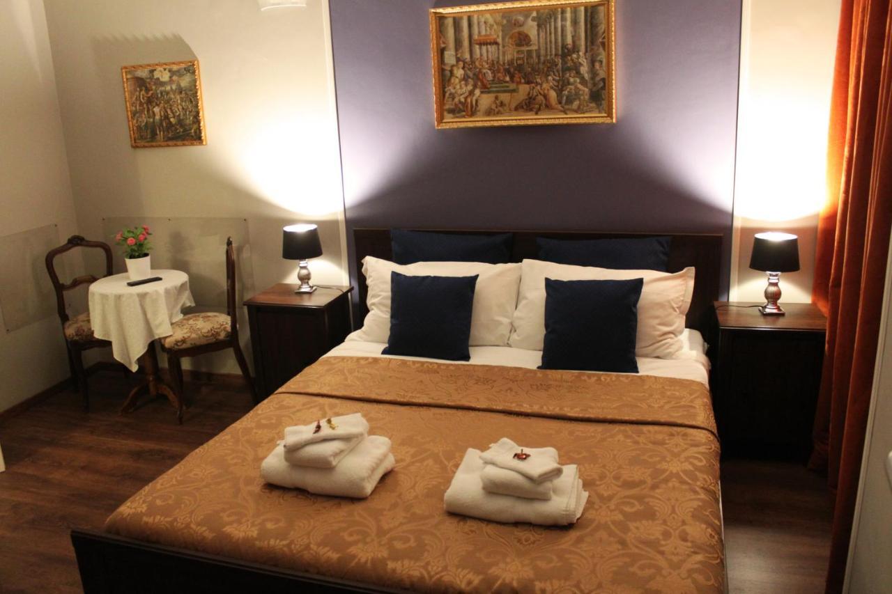 Double Room Private Bathroom