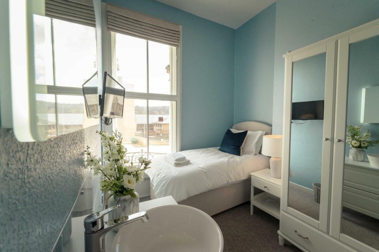Twin Room with Shared Bathroom