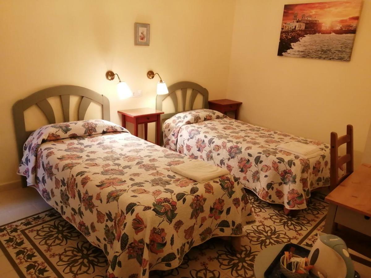 Twin Room,784252002:JPEG
